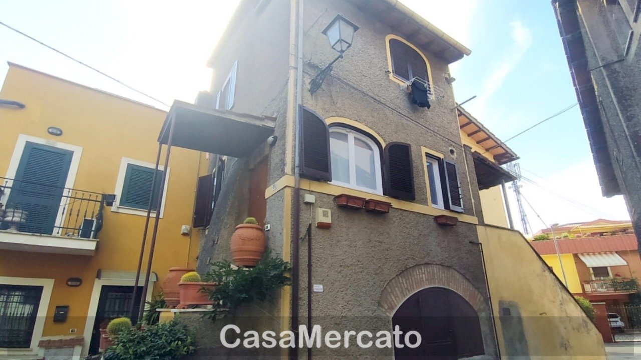 est1.jpg - Casa indipendente Vicolo di Valle Violata, Grottaferrata - foto 1