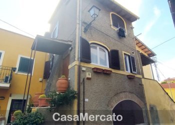 est1.jpg - Casa indipendente Vicolo di Valle Violata, Grottaferrata - foto 1