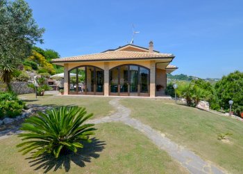 12 ACQUAVIVA PICENA VILLA CON VISTA MARE.jpg - Casa indipendente Acquaviva Picena - foto 3