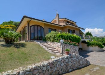 05 ACQUAVIVA PICENA VILLA CON VISTA MARE .jpg - Casa indipendente Acquaviva Picena - foto 7