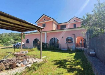 esterno3.jpg - Porzione di casa Sarzana - foto 1