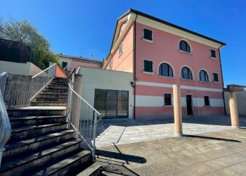 esterno2.jpg - Porzione di casa Sarzana - foto 3