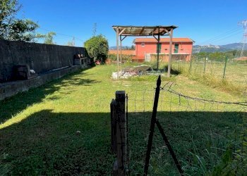 giardino.jpg - Porzione di casa Sarzana - foto 4
