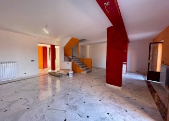 salone con angolo cottura.jpg - Porzione di casa Sarzana - foto 25