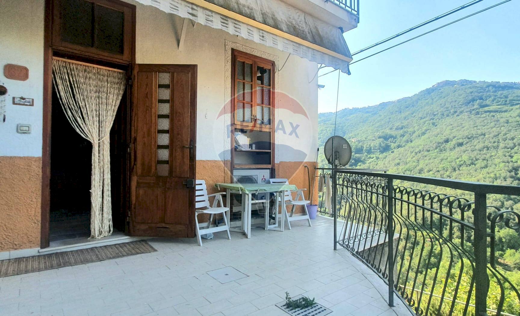 One-room apartment Apricale, IM, Apricale - photo 1