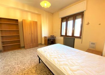 camera da letto - Quadrilocale Catanzaro - foto 9