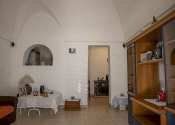 2.JPG - Casa indipendente Vico Bernardino Telesio, Ostuni - foto 1