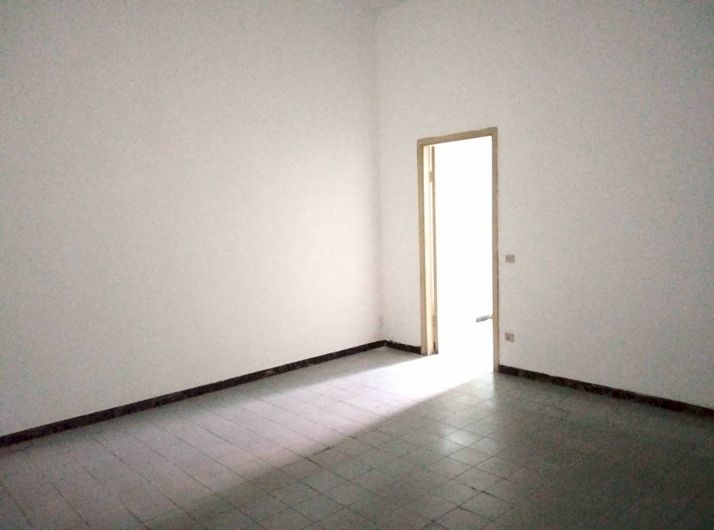 Negozio corso Giuseppe Garibaldi, 97, Rho - foto 2