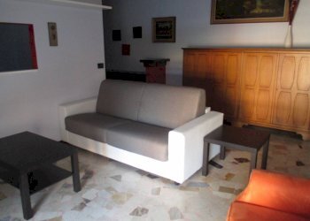 Soggiorno - Three-room apartment via Boves, Brescia - photo 10