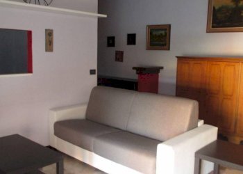 Soggiorno - Three-room apartment via Boves, Brescia - photo 12
