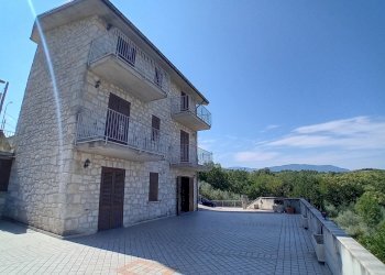 facciata - Villa Via Piano delle Castagne 92, Roccamorice - foto 5