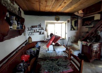 te11.jpg - Porzione di casa Fosdinovo - foto 11