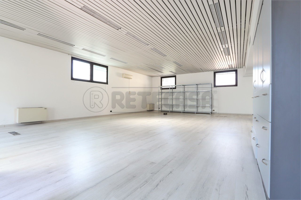 IMG_1736.JPG - Locale Commerciale Arcugnano - foto 1