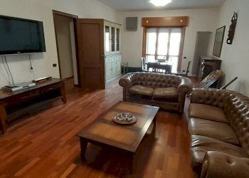 salone con angolo cottura.jpg - Bilocale Via Colleorbo 13, Palazzolo Acreide - foto 1