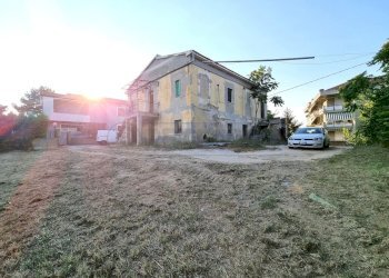 20220721_190234.jpg - Villa Pescara - foto 13