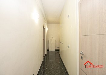 corridoio-armadio a muro - Appartamento Via Alberto Picco 4, Genova - foto 29