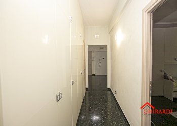 corridoio-armadio a muro - Appartamento Via Alberto Picco 4, Genova - foto 30