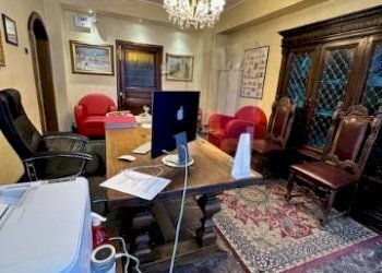 Stanza arredata - Attività Commerciale via Luigi Lagrange, Torino (zona Centro) - foto 20