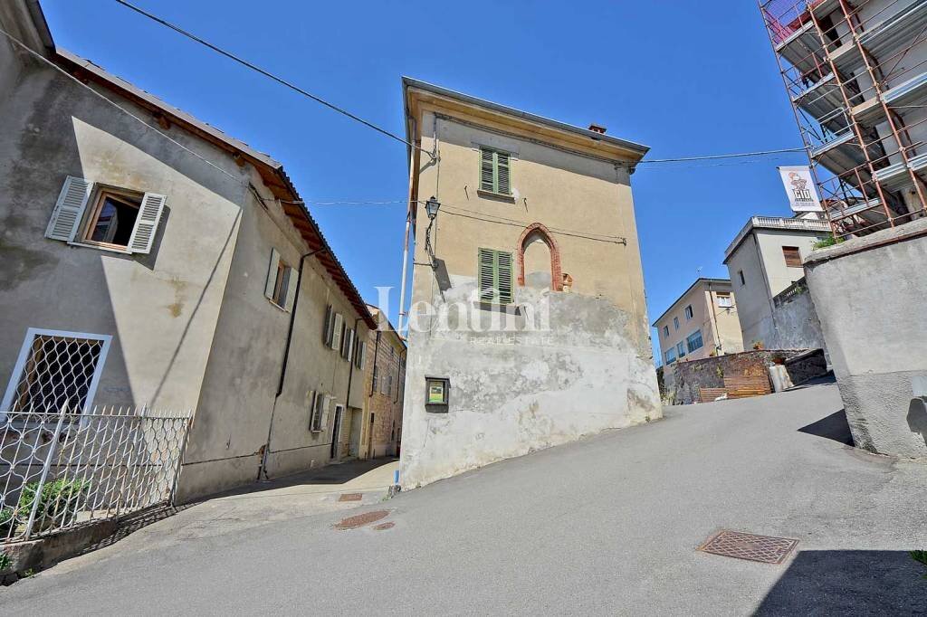 Villa piazza Vittorio Veneto, 1, Rosignano Monferrato - foto 2