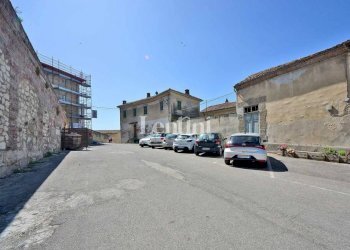 Villa piazza Vittorio Veneto, 1, Rosignano Monferrato - photo 1
