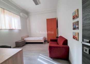Three-room apartment Catanzaro - photo 1