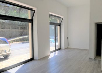 IMG_0208.JPG - Locale Commerciale Via della Peschiera, Anagni - foto 1