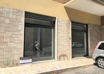 IMG_0212.JPG - Locale Commerciale Via della Peschiera, Anagni - foto 2