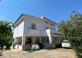 Villa via Pablo Neruda, Torretta - foto 1
