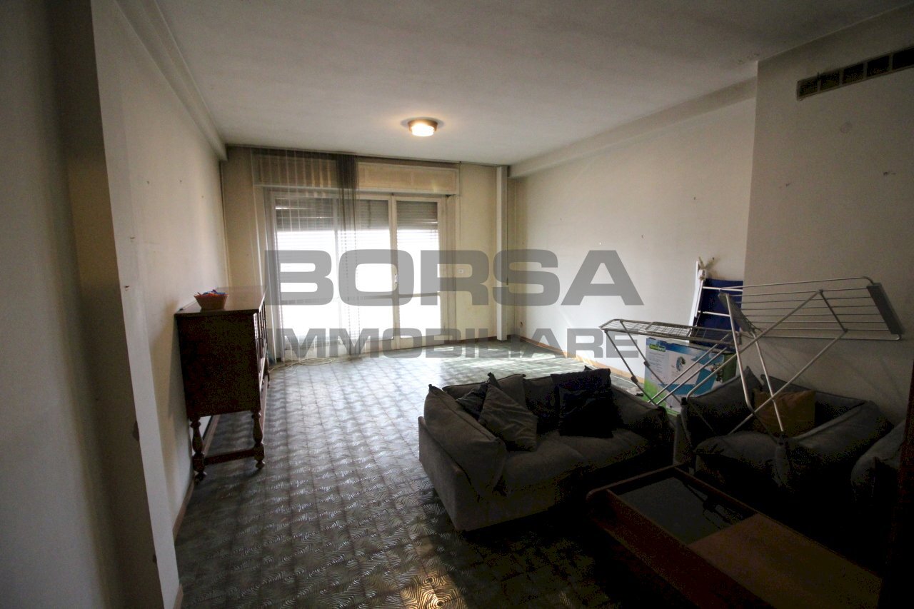 IMG_8460.JPG - Appartamento Via Montebello 27, Livorno - foto 2