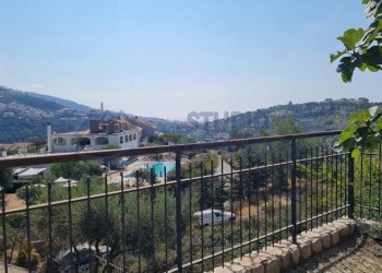 20220722_101250.jpg - Magazzino strada per i piani, Castellaro - foto 6