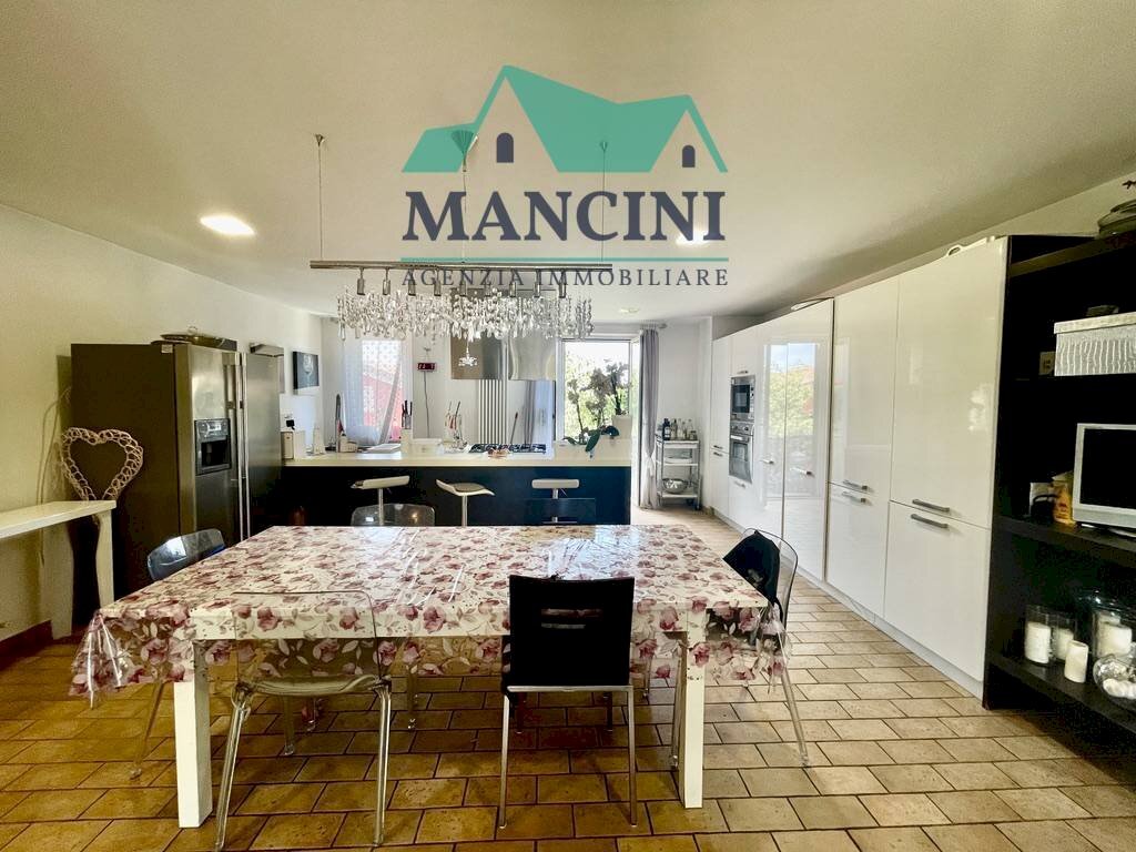 Casa indipendente MAZZANGRUGNO, Jesi - foto 2