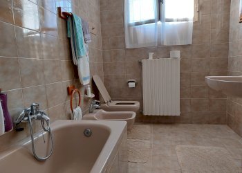 bagno - Casa Colonica Via PIEVE SANT'ANDREA, 2, frazione Monte Catone, Imola - foto 7