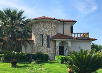 Villa Unifamiliare Vallecrosia - foto 1