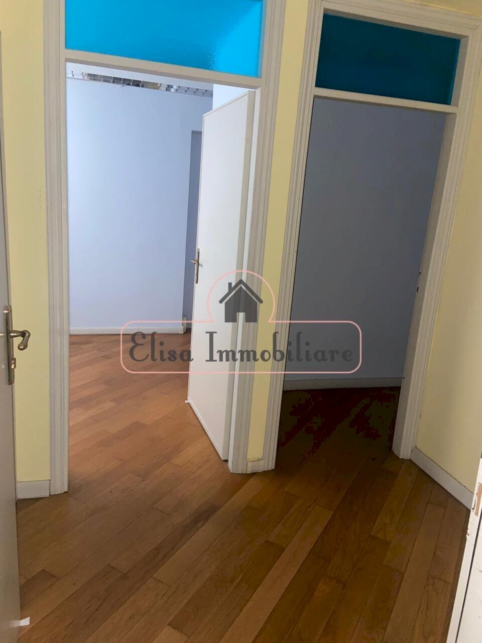 1-PHOTO-2022-09-23-16-19-23.jpg[1].jpg - Ufficio Viareggio - foto 3