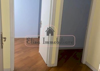 1-PHOTO-2022-09-23-16-19-23.jpg[1].jpg - Ufficio Viareggio - foto 3