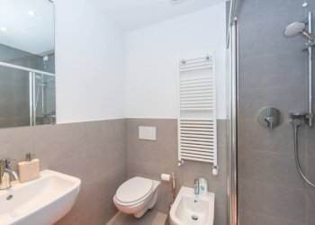 Bagno - Bilocale via Felice Gazzolo, 7, Genova - foto 8