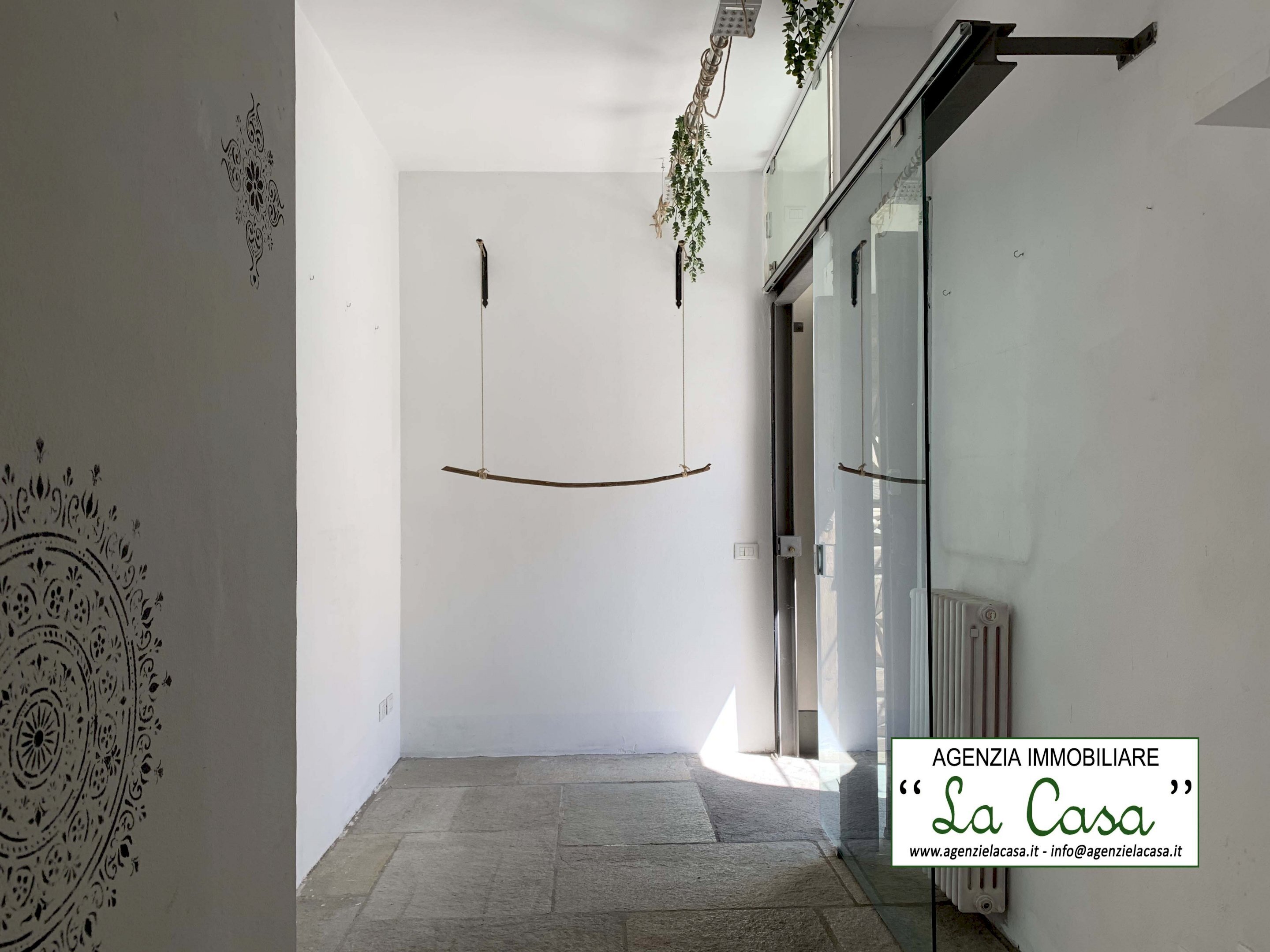 Shop Piazza Guglielmo Marconi, 15, Villanova d'Asti - photo 1