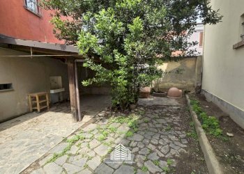 Cortile interno - Bilocale via Craveri, 28, Bra - foto 9