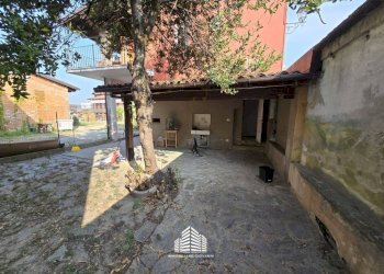 Cortile interno - Bilocale via Craveri, 28, Bra - foto 16