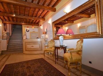 7a95674242ffc6c246104f79c6fc91eb.jpg - Locale Commerciale Via Roma, Lucca - foto 2