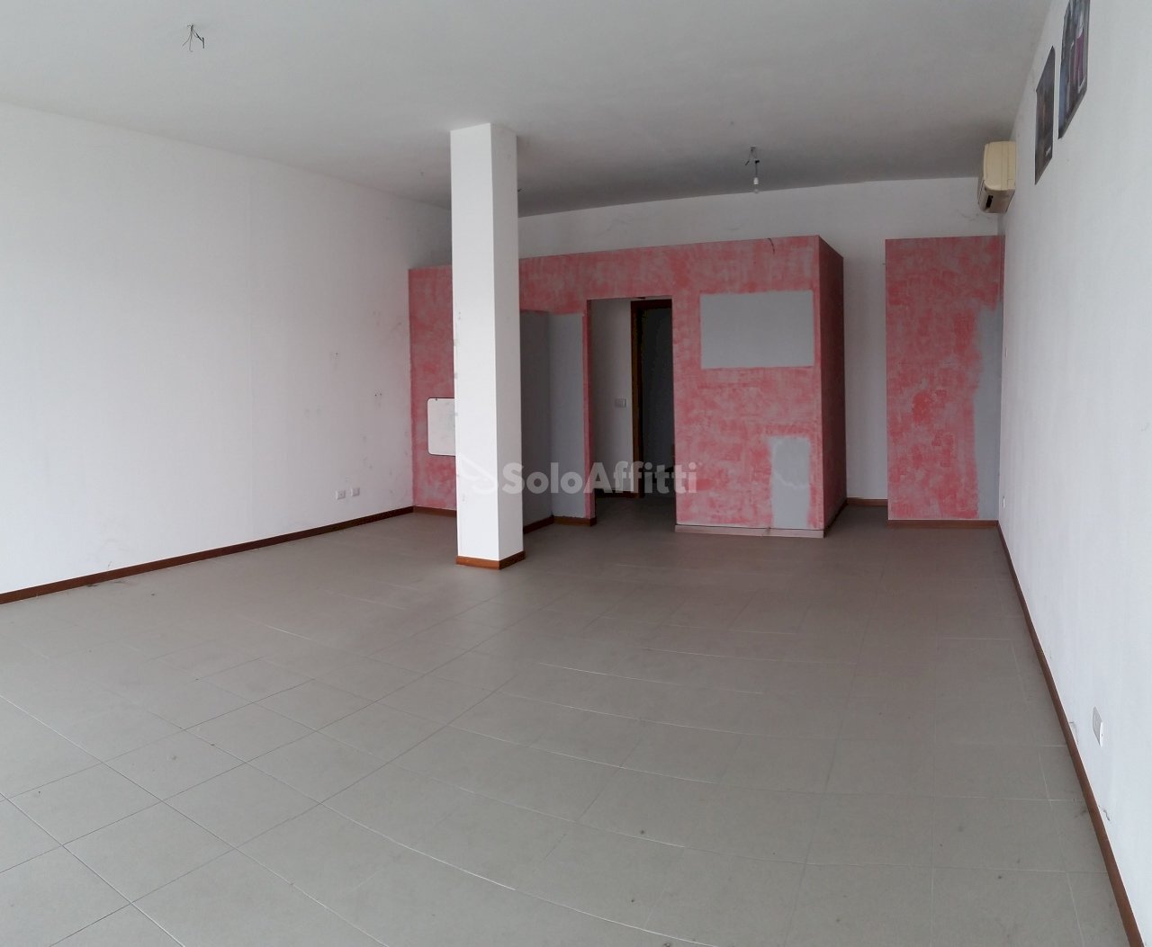 011.jpg - Locale Commerciale Via Lussu, Legnago - foto 1