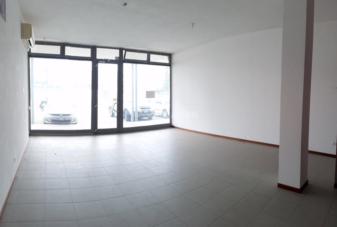 015.jpg - Commercial Premises Via Lussu, Legnago - photo 2