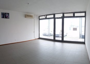 013.jpg - Locale Commerciale Via Lussu, Legnago - foto 5