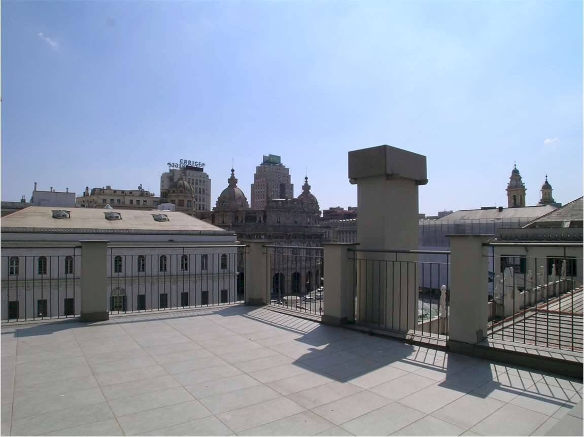Four-room apartment Piazza Raffaele de Ferrari, 4, Genova (neighborhood Centro) - photo 2