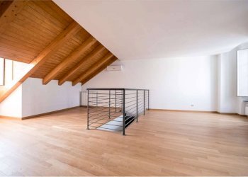 Quadrilocale Piazza Raffaele de Ferrari, 4, Genova (zona Centro) - foto 3