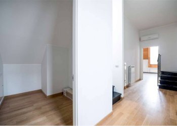 Quadrilocale Piazza Raffaele de Ferrari, 4, Genova (zona Centro) - foto 8