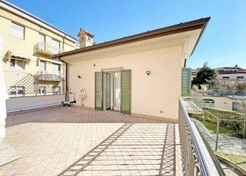 terrazzo privatoterrazèo privato - Villa viale Vittorio Emanuele II, Bergamo - foto 7