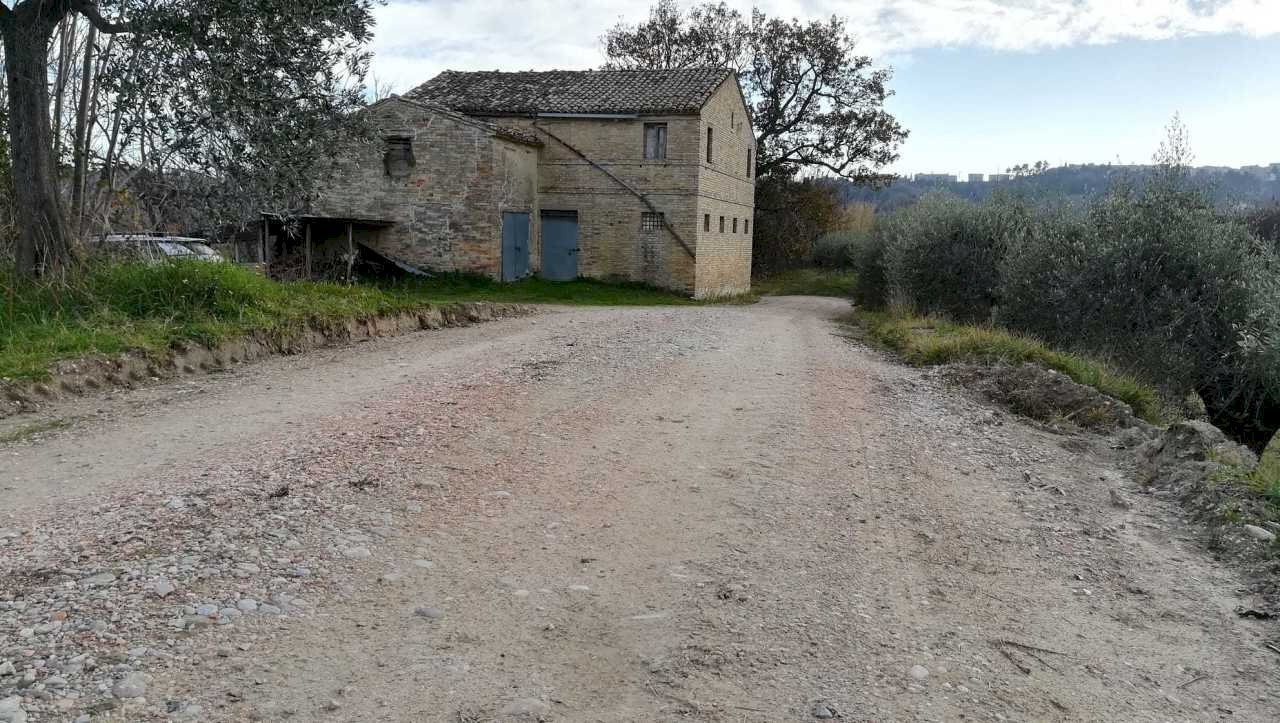 01.jpeg - Casa indipendente Petritoli - foto 2