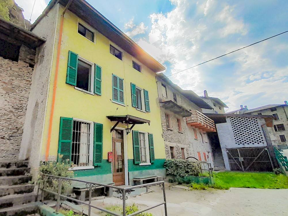 Independent house via Asilo, Forcola - photo 1