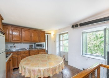 Cucina - Casa indipendente Località Barrale, 1, Luserna San Giovanni - foto 8